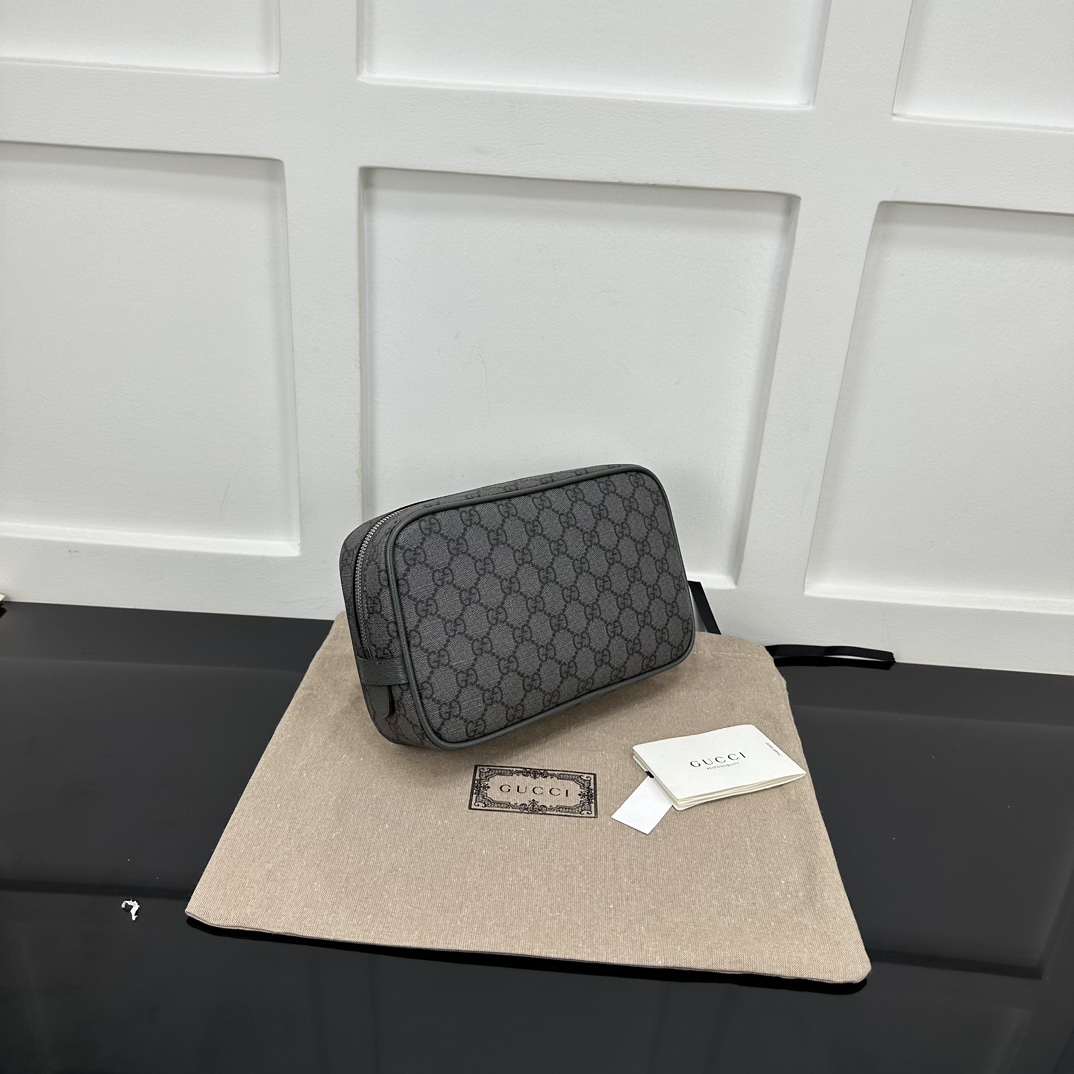 Gucci Clutch Bags